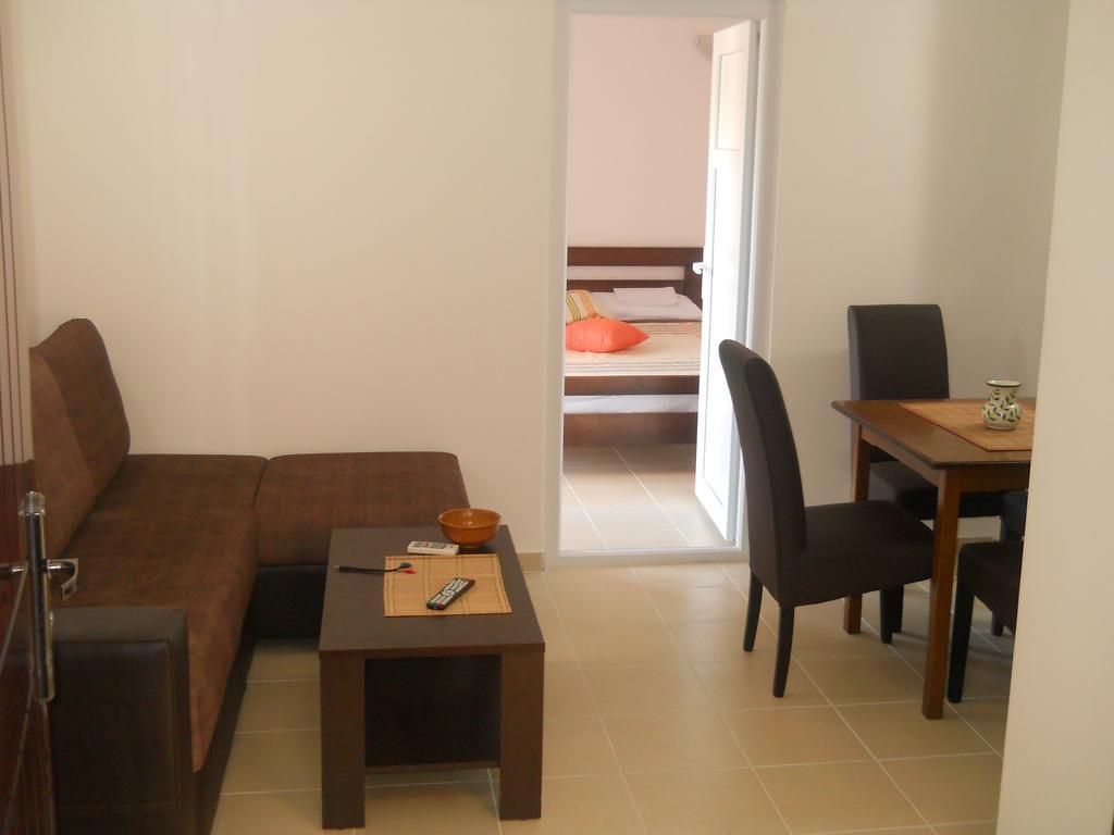 Apartments Brnjada Sutomore Oda fotoğraf